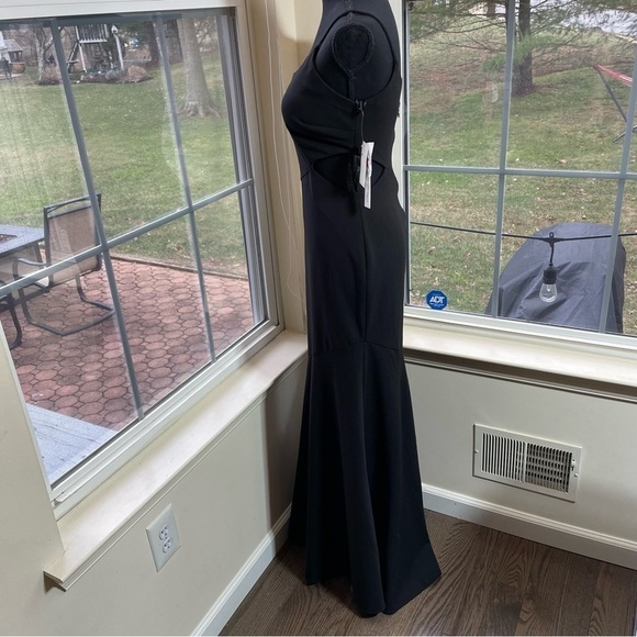 AQUA
Scuba Crepe One-Shoulder Dress - 100% Exclusive Black Size 4 form fitting - Picture 12 of 12